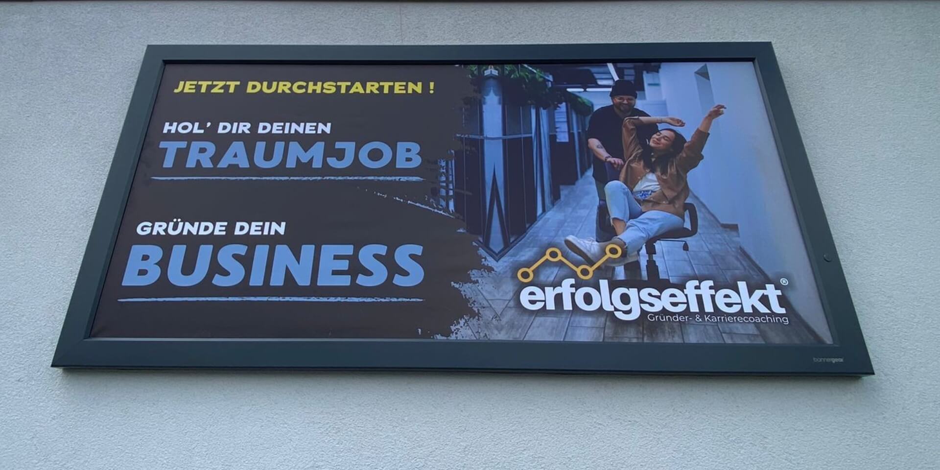 Rama Wall Slim w kolorze czarnym