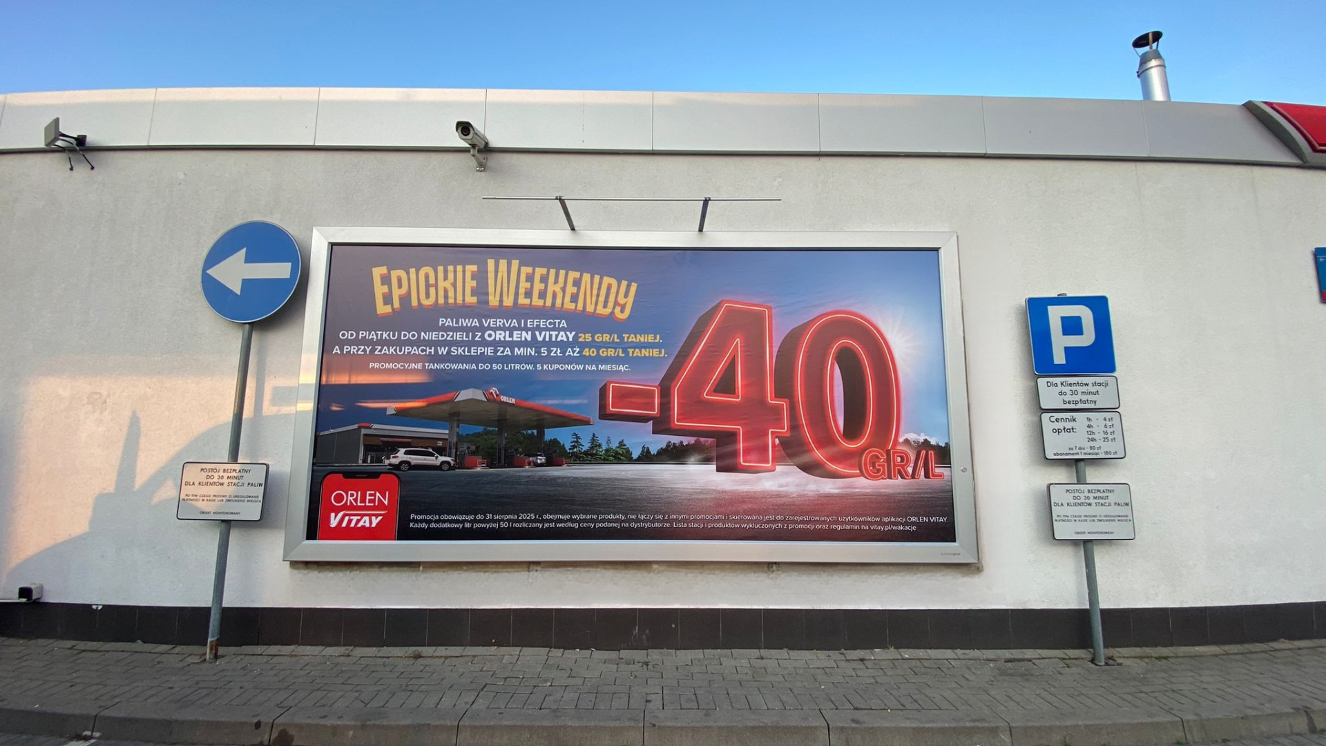 Nowoczesna reklama na stacji Orlen – wymieniliśmy klasyczny bilbord na system Wall Slim